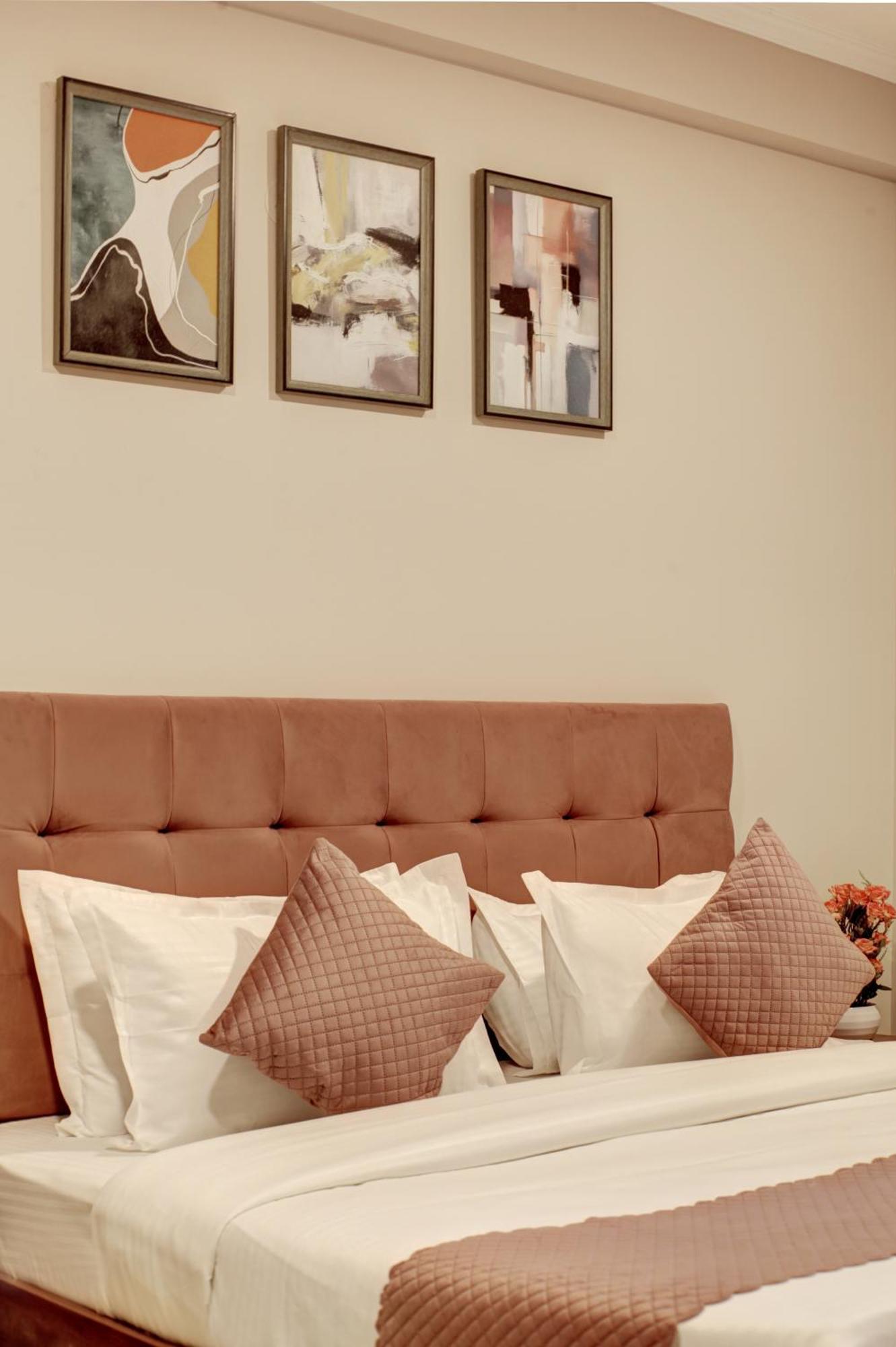 Limewood Stay - Executive Huda City Center Gurgaon Exterior photo
