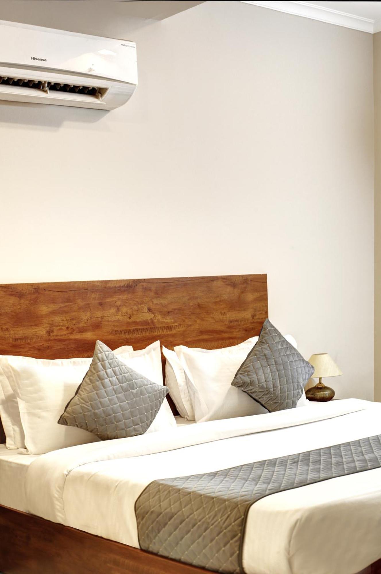 Limewood Stay - Executive Huda City Center Gurgaon Exterior photo
