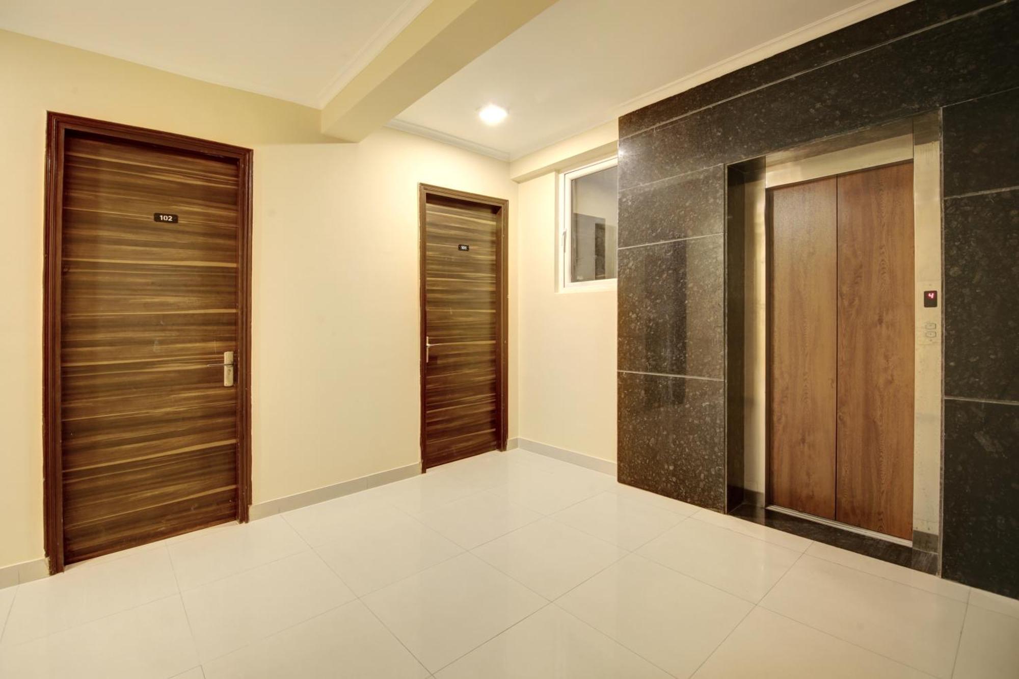 Limewood Stay - Executive Huda City Center Gurgaon Exterior photo